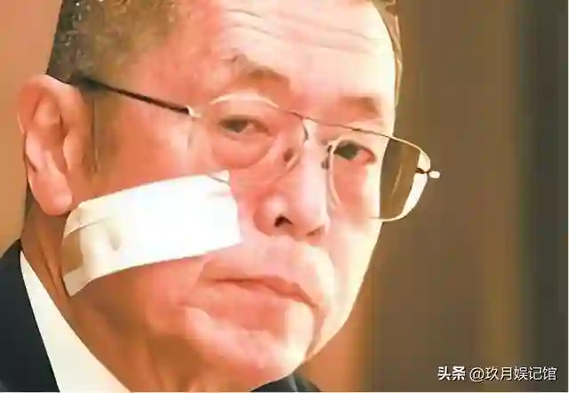 她41岁嫁入豪门，44岁为81岁刘诗昆生下女儿，48岁又生下二胎儿子