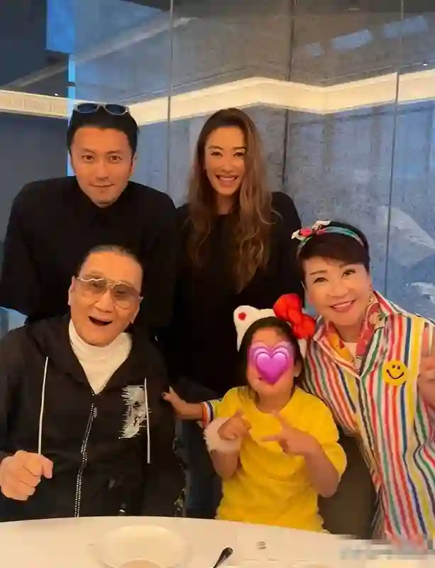 谢婷婷情史曝光，比谢贤更疯狂，七任男友一年换，未婚生女震惊全娱乐圈