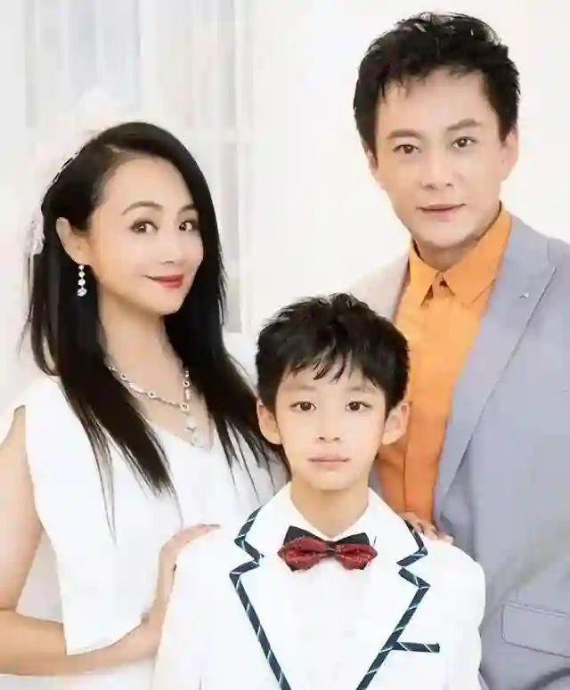 51岁曹颖一边化疗一边拼尽全力，术后8天复工，最怕儿子失去妈妈