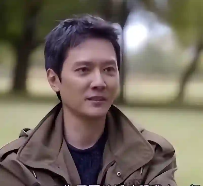 冯绍峰谈与赵丽颖离婚原因，三年后揭秘分开真相，难怪她成赢家