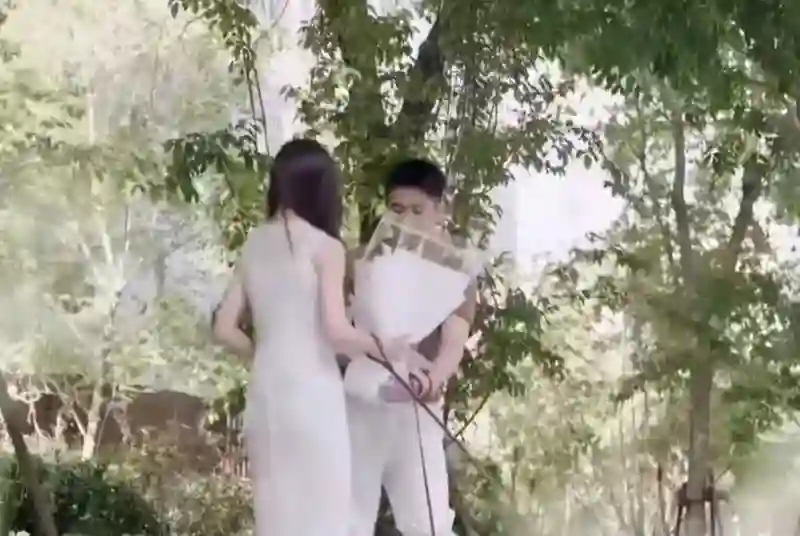 被骂了两年，他俩要结婚了？