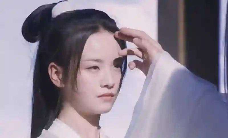 长得丑，演技还烂，怎么都捧不红的6位“资源咖”，终于露馅了