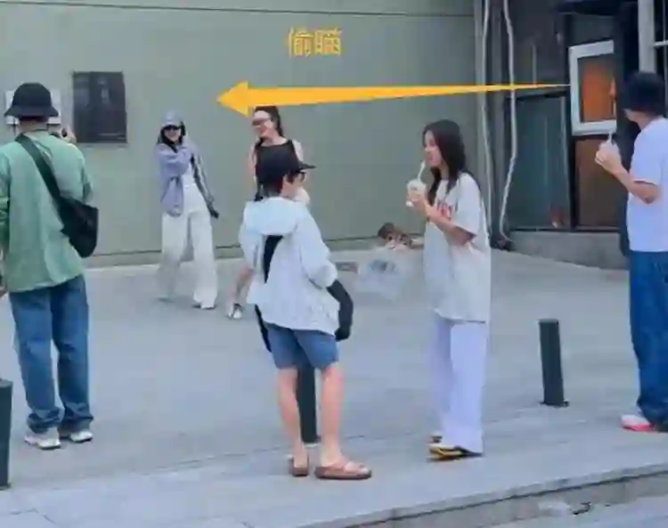 彻底释怀了！离婚六年贾乃亮李小璐选择迈出一大步，甜馨很幸福吧