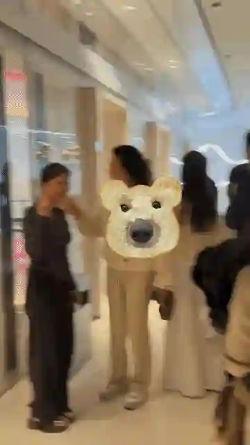 汪小菲一家北京团聚！张兰紧搂小玥儿笑开了花