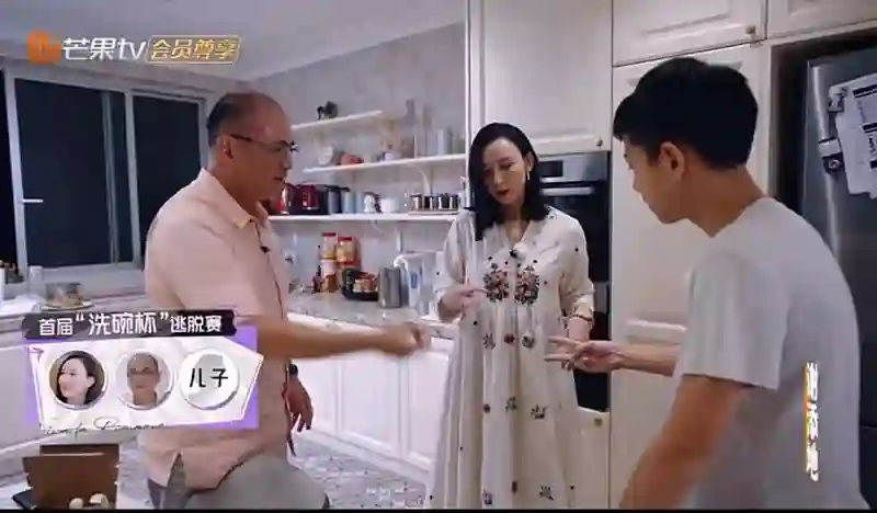 好久不见胡静儿子牛魔王了，颜值拉高星二代整体水平？