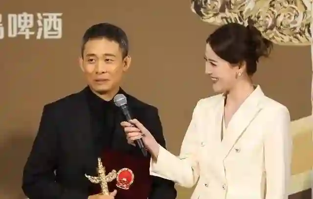 惠英红夺华表奖影后一度哽咽！影帝张译却决定暂时息影