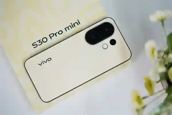 6.31英寸小直屏，vivo S30 Pro mini图赏