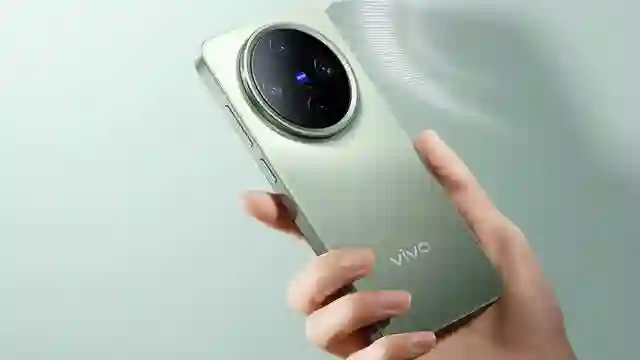 vivo X200 FE手机曝光：首发天玑9400e芯片、背面5000万双摄