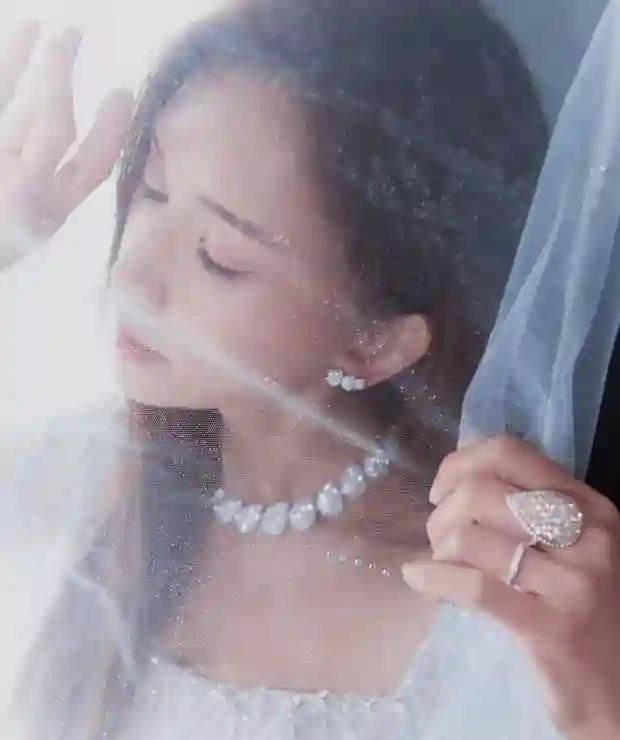 林志玲穿珠链仙女裙闪耀全场，温柔姐姐氛围感拉满