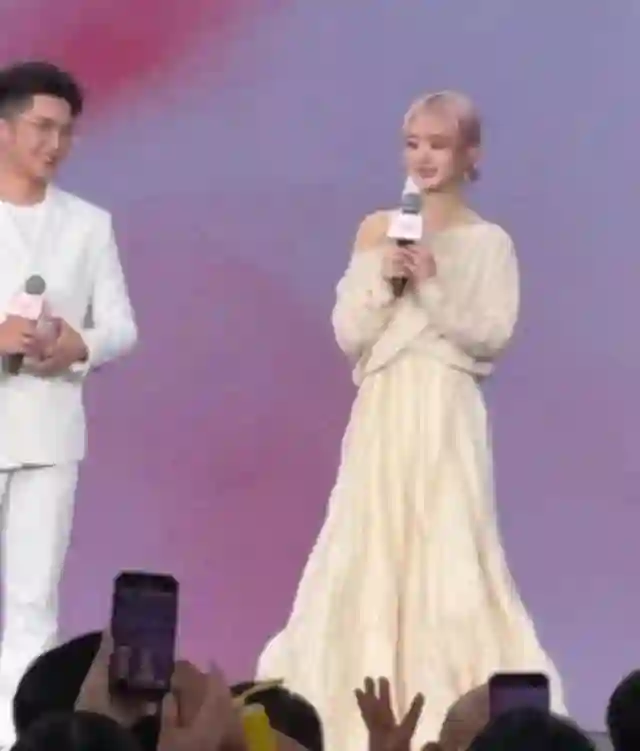 内娱最大的笑话，不是外籍刘亦菲首提白玉兰，而是杨紫靠古偶二提