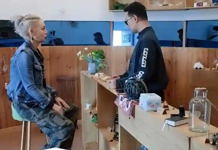 汪峰宁静庆生十指紧扣，撕开章子怡伤疤，森林北实惨