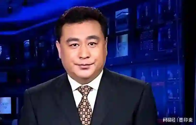 至今大龄未婚的12位主持人，个个才华横溢红极一时，哪位最可惜