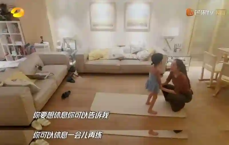 还记得黄觉的儿子小核桃吗，比爸爸还高了？