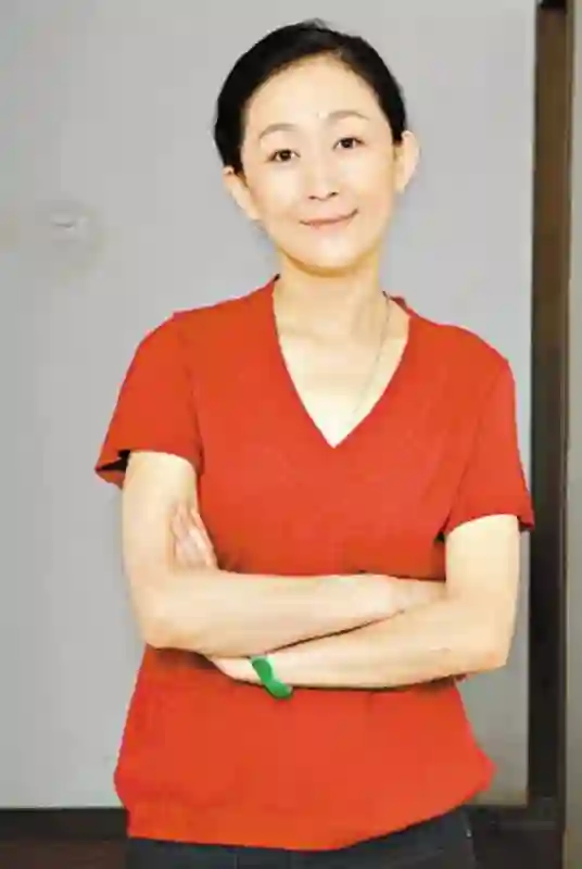 演员陈瑾：每天只吃一个桃，立志不婚不育，如今61岁开始害怕死亡