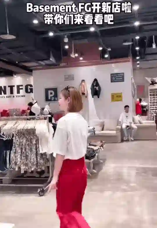 一个月前，任谁都想不到他会塌房？