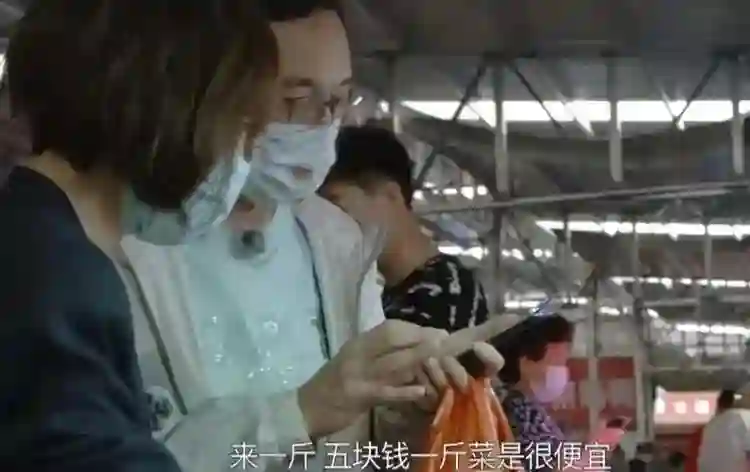 吴启华澳门输光42亿风波，牵出大量明星赌博照，汪峰才是冰山一角