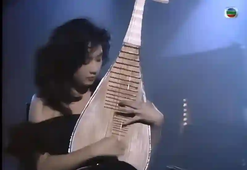71岁成龙再陷私生子风波！女方身份被曝光，曾与林青霞齐名