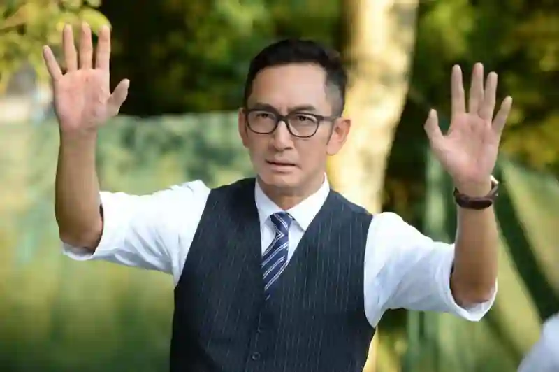 绝世好男人吴启华：每月给离婚妻子20万，还带前妻、前岳母去旅游