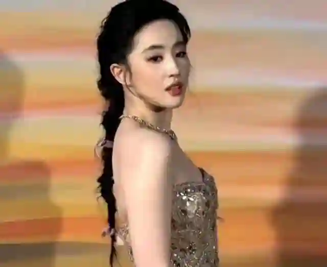 内娱最大的笑话，不是外籍刘亦菲首提白玉兰，而是杨紫靠古偶二提